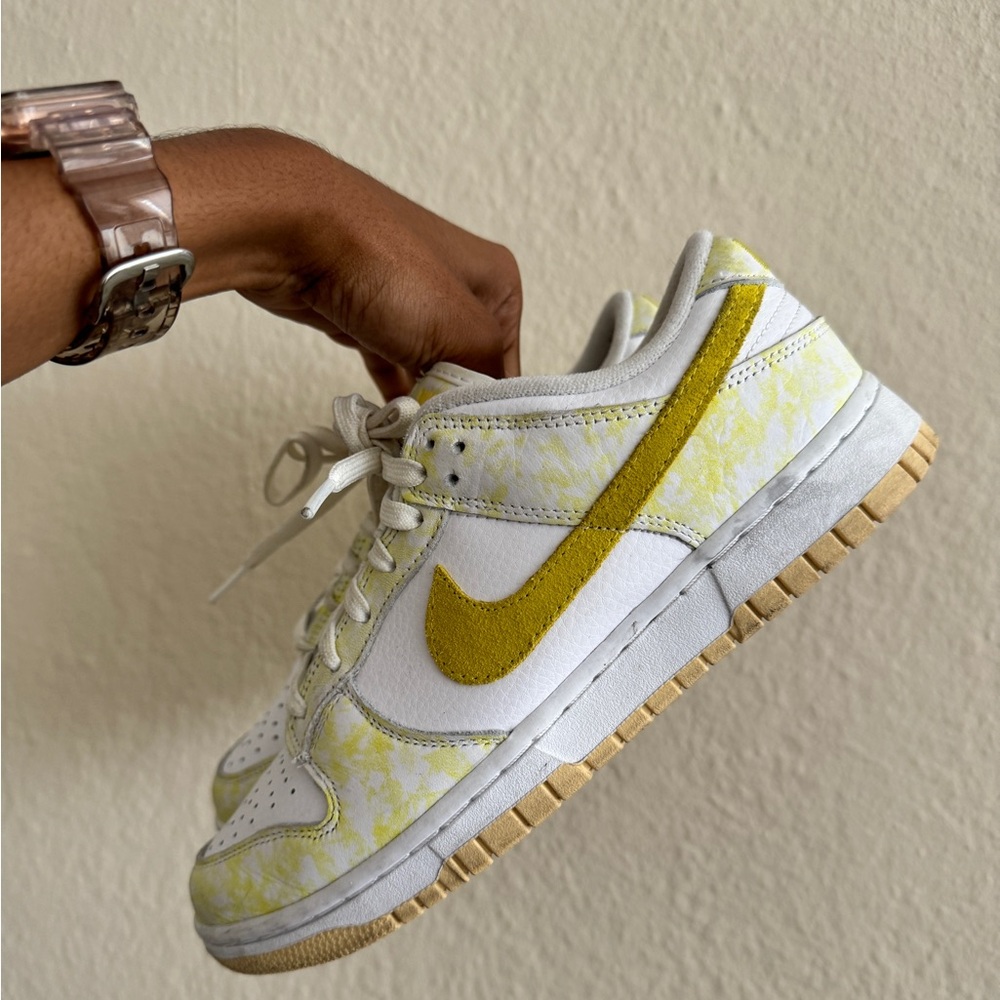 Nike Dunk Low OG Sneaker in Yellow Strike and White